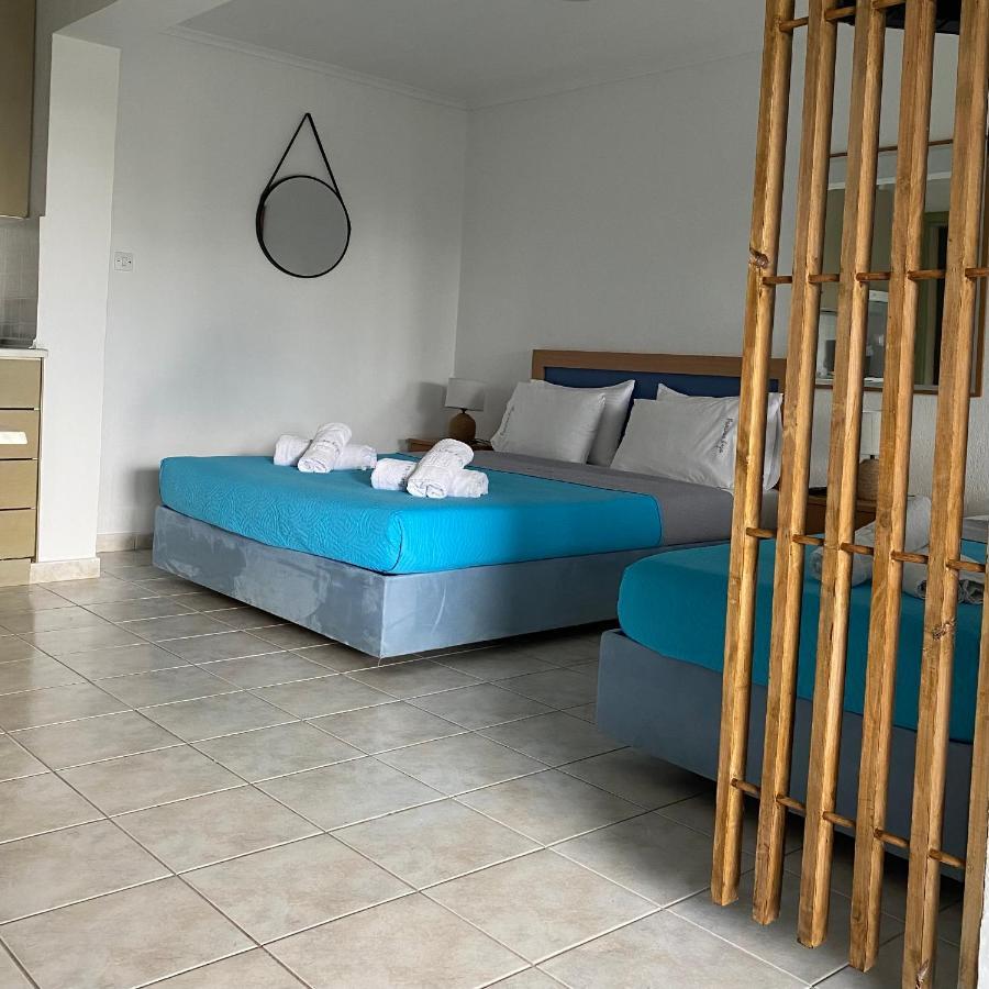 Appartement Pansion Argo à Nea Moudania Extérieur photo