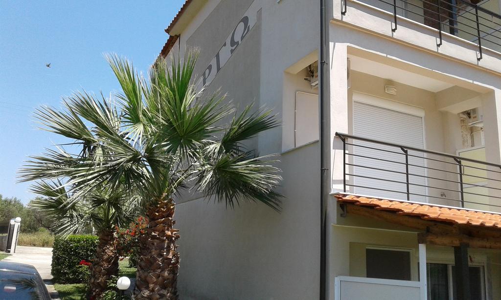 Appartement Pansion Argo à Nea Moudania Extérieur photo