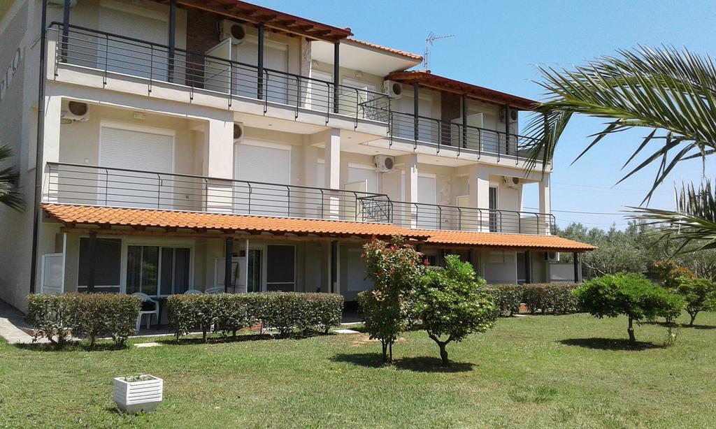 Appartement Pansion Argo à Nea Moudania Extérieur photo