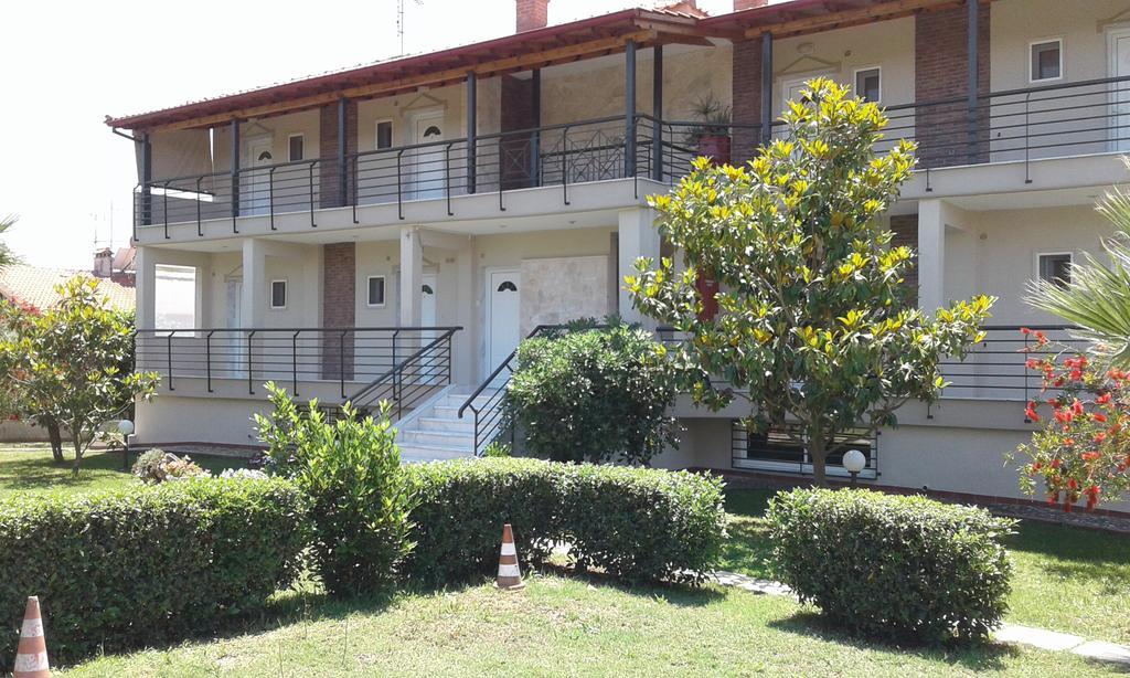 Appartement Pansion Argo à Nea Moudania Extérieur photo