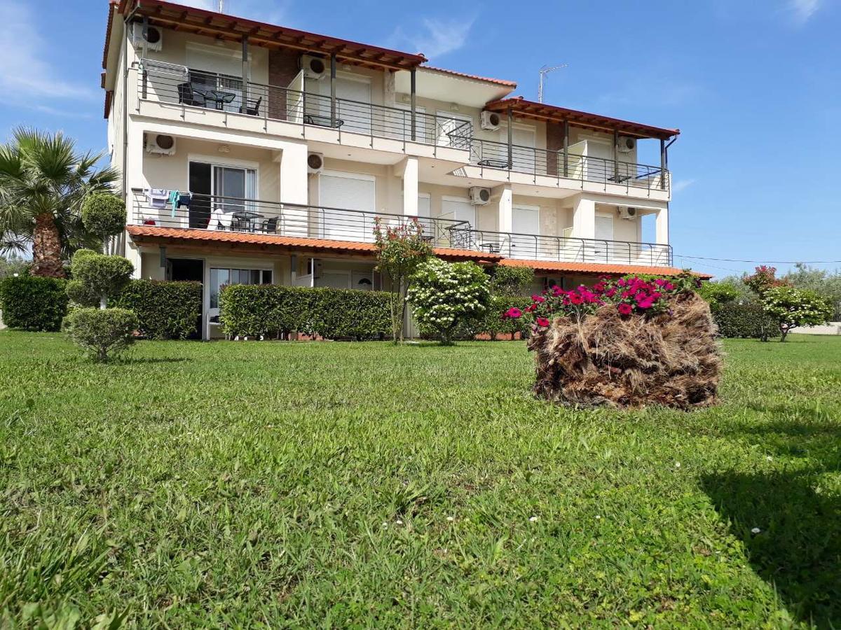 Appartement Pansion Argo à Nea Moudania Extérieur photo